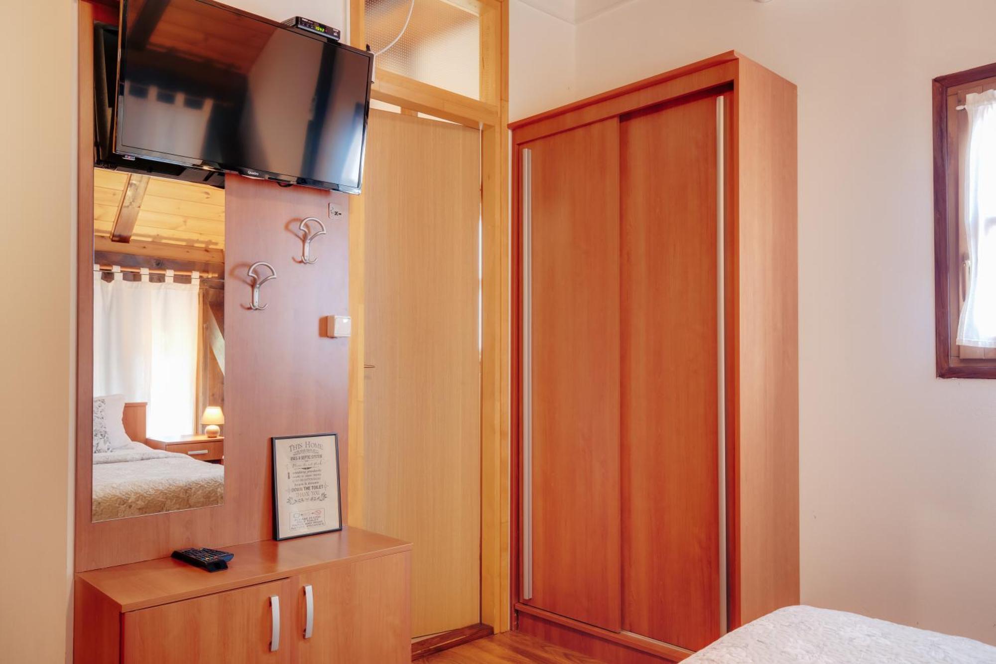 Guesthouse Pod Rastockim Krovom سلوني الغرفة الصورة