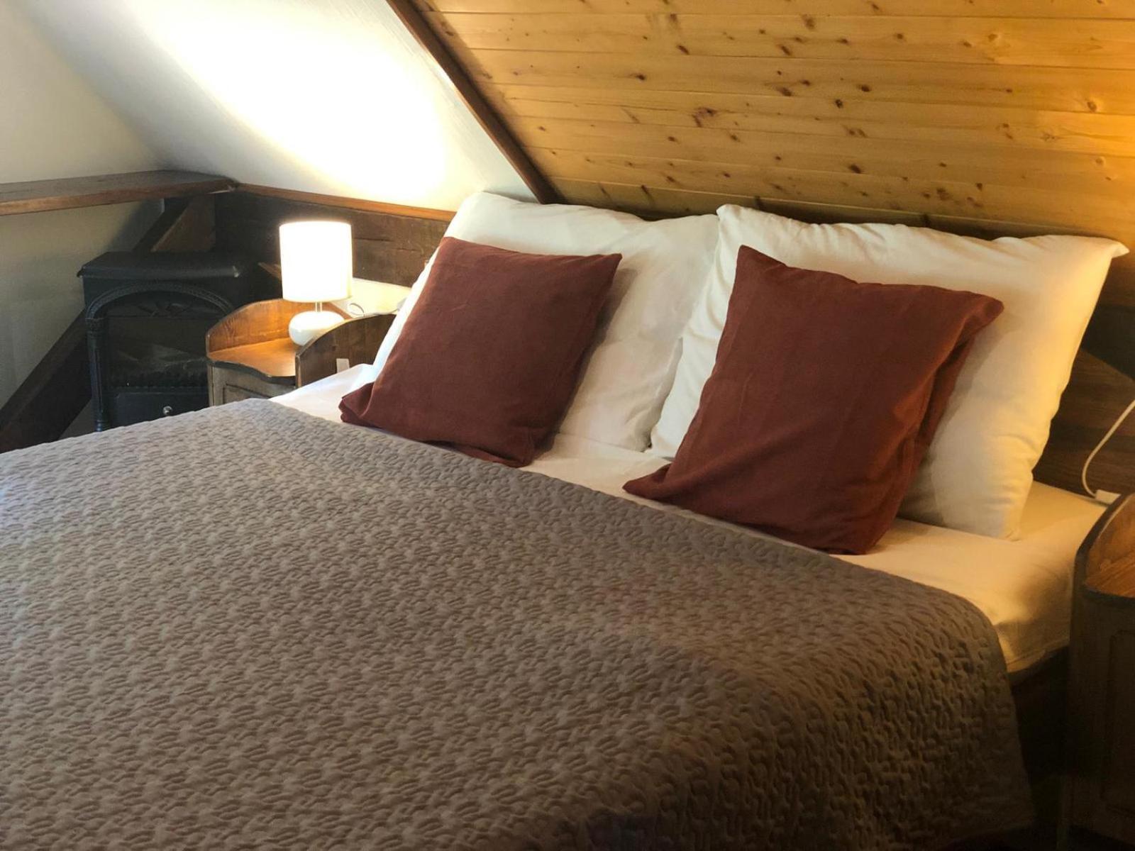 Guesthouse Pod Rastockim Krovom سلوني الغرفة الصورة